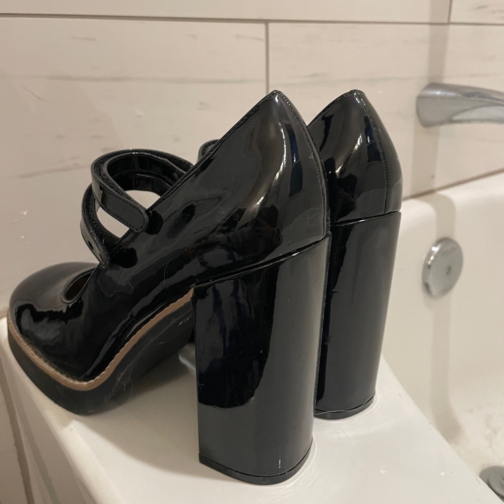 Steve Madden Twice Black Patent Leather Mary Jane platform Heels - Picture 6 of 12